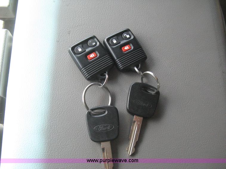 image for item E3135 2001 Ford Excursion XLT SUV