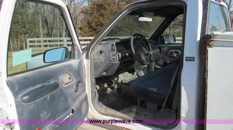 image for item E3690 1996 Chevrolet Cheyenne 2500 service truck
