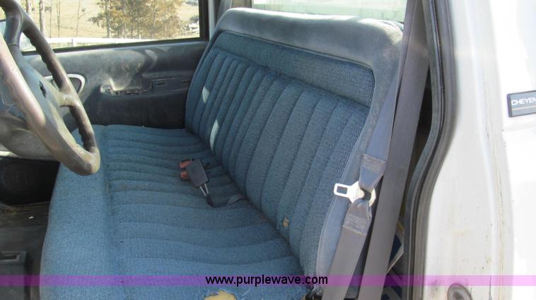 image for item E3690 1996 Chevrolet Cheyenne 2500 service truck