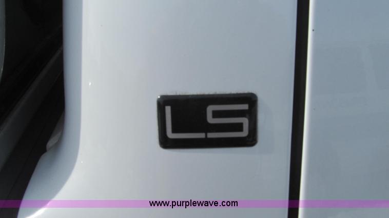 image for item E3800 2001 Chevrolet S10 LS pickup truck