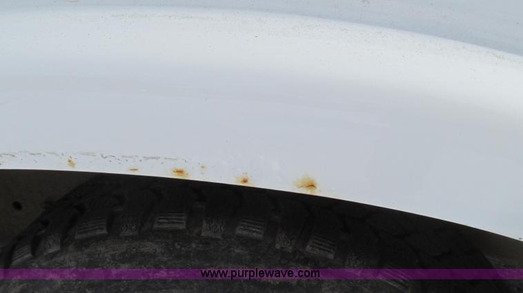 image for item E3800 2001 Chevrolet S10 LS pickup truck