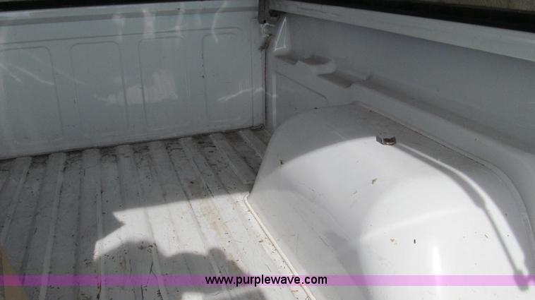 image for item E3800 2001 Chevrolet S10 LS pickup truck