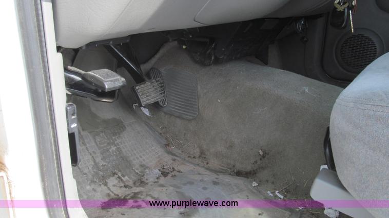 image for item E3800 2001 Chevrolet S10 LS pickup truck