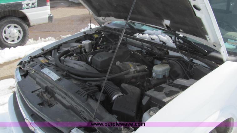 image for item E3800 2001 Chevrolet S10 LS pickup truck