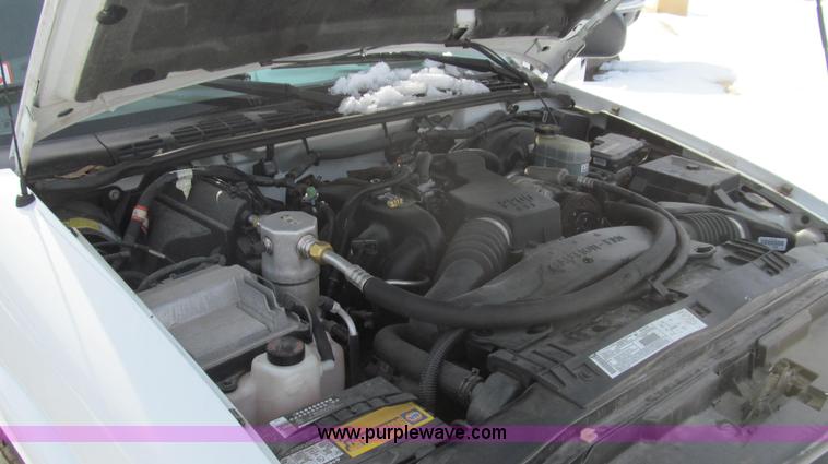 image for item E3800 2001 Chevrolet S10 LS pickup truck