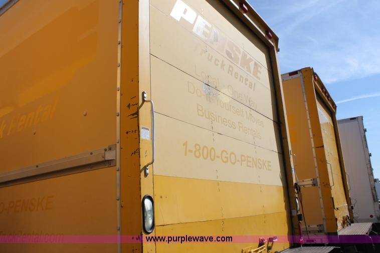 image for item E8128 2004 International DuraStar 4300 box truck