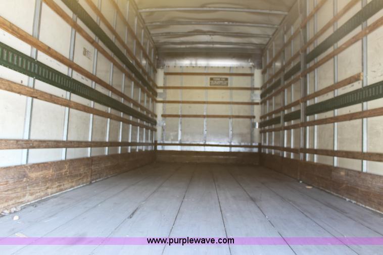image for item E8128 2004 International DuraStar 4300 box truck