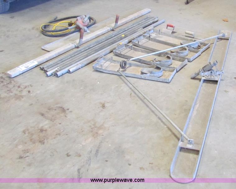 image for item E8458 Assorted concrete tools