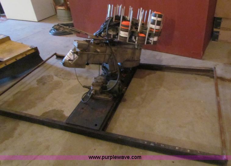 image for item E8460 Western trap thrower