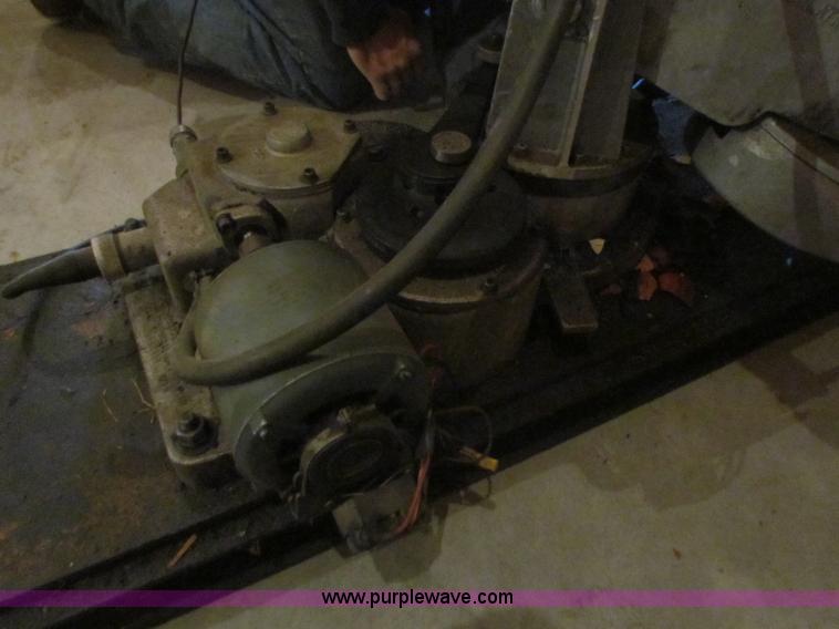 image for item E8460 Western trap thrower