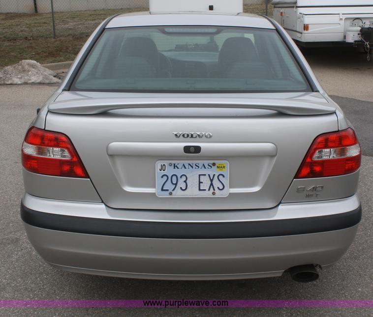 image for item F2964 2002 Volvo S40