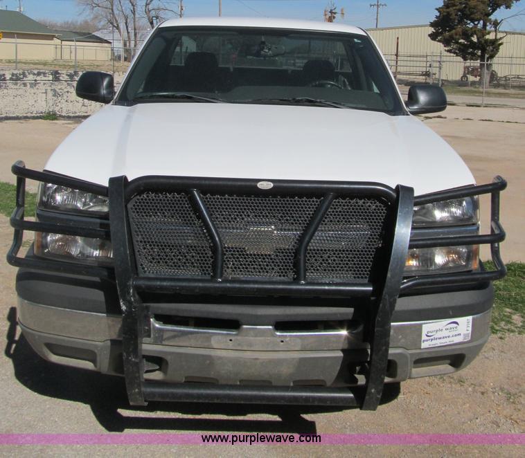 image for item F3167 2005 Chevrolet Silverado 1500 pickup truck