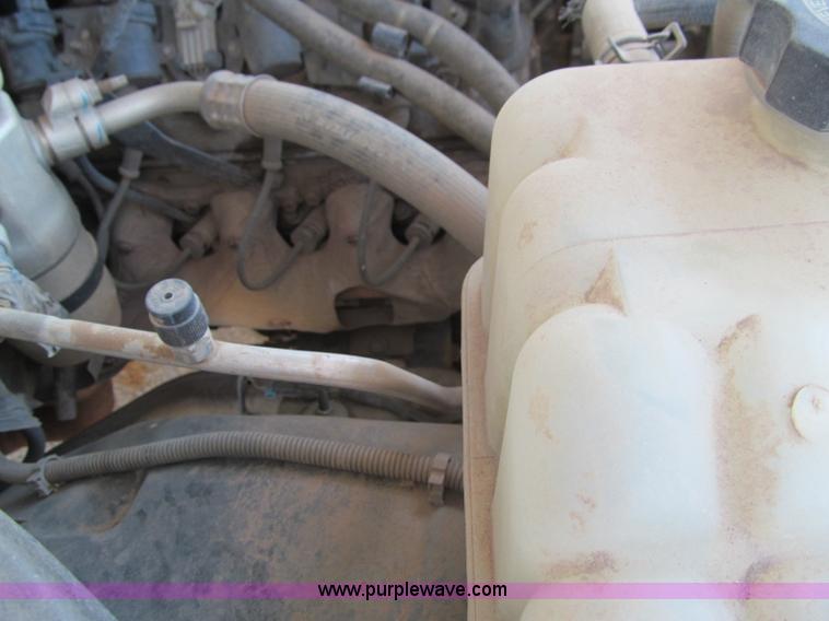 image for item F3167 2005 Chevrolet Silverado 1500 pickup truck