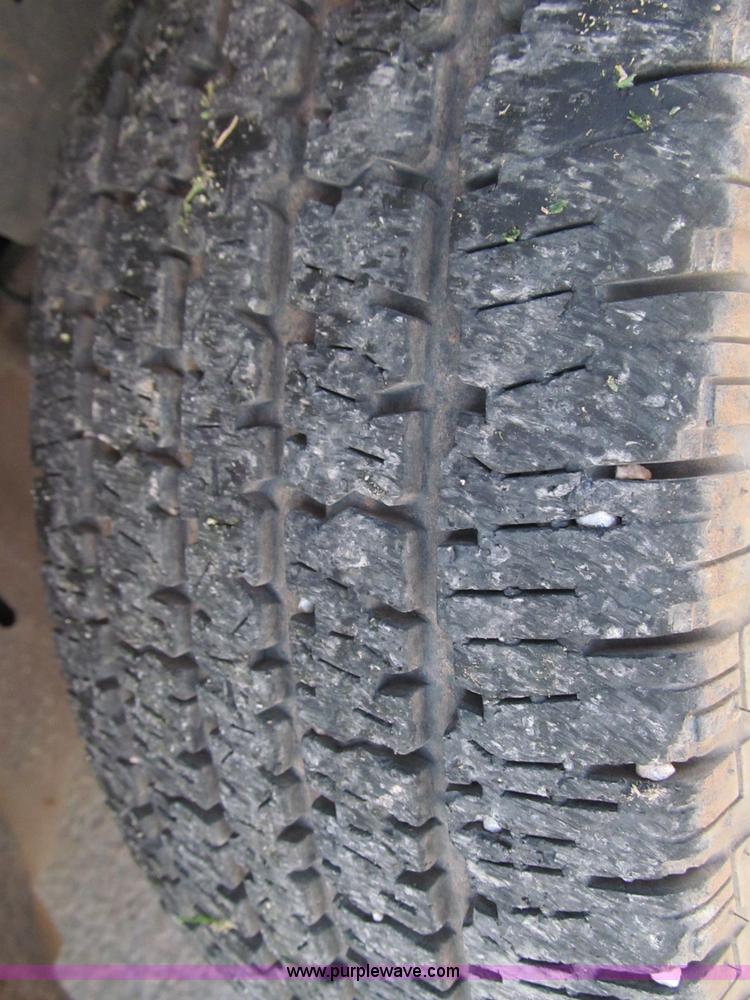 image for item F3167 2005 Chevrolet Silverado 1500 pickup truck