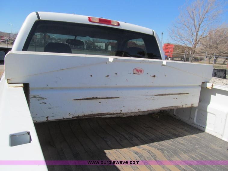 image for item F3167 2005 Chevrolet Silverado 1500 pickup truck