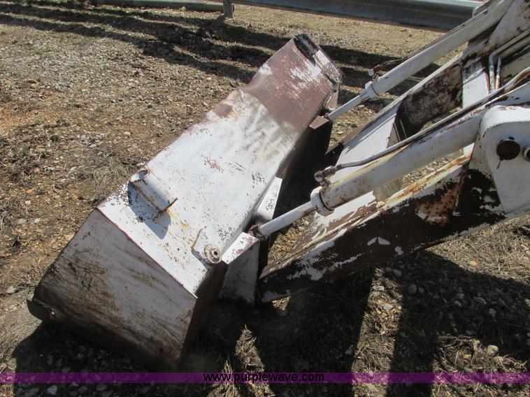 image for item F4430 International 806 loader