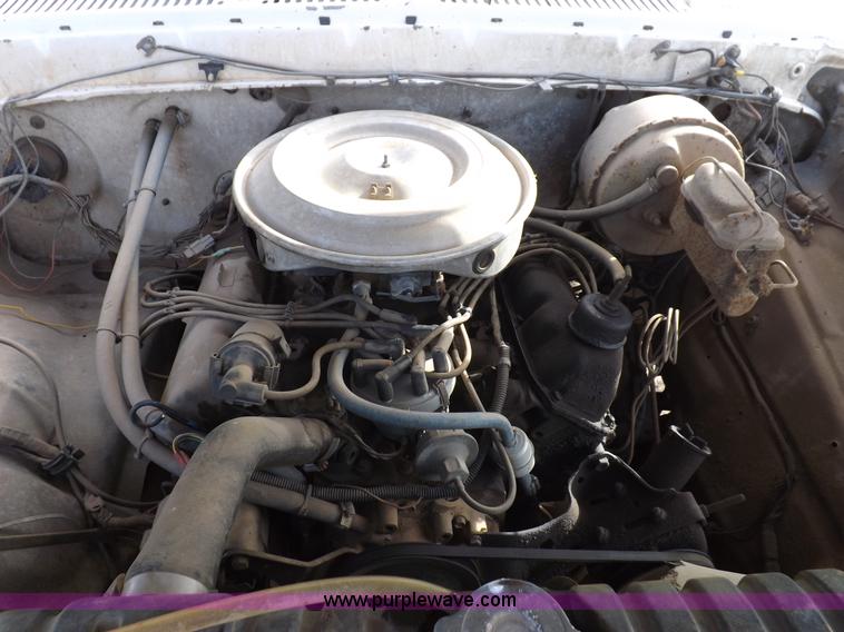 image for item F6442 1979 Ford F350 Custom flatbed truck