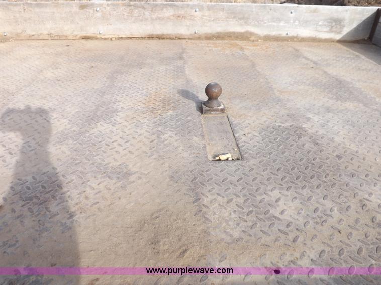 image for item F6442 1979 Ford F350 Custom flatbed truck