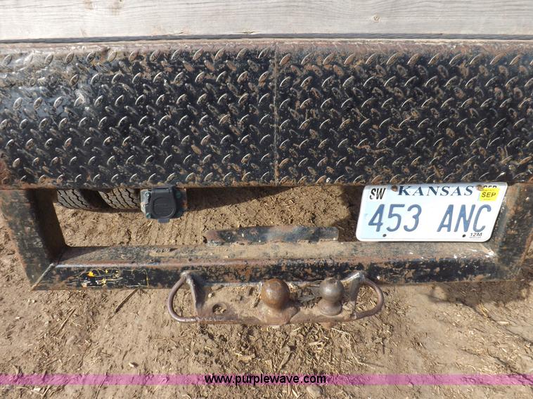 image for item F6442 1979 Ford F350 Custom flatbed truck