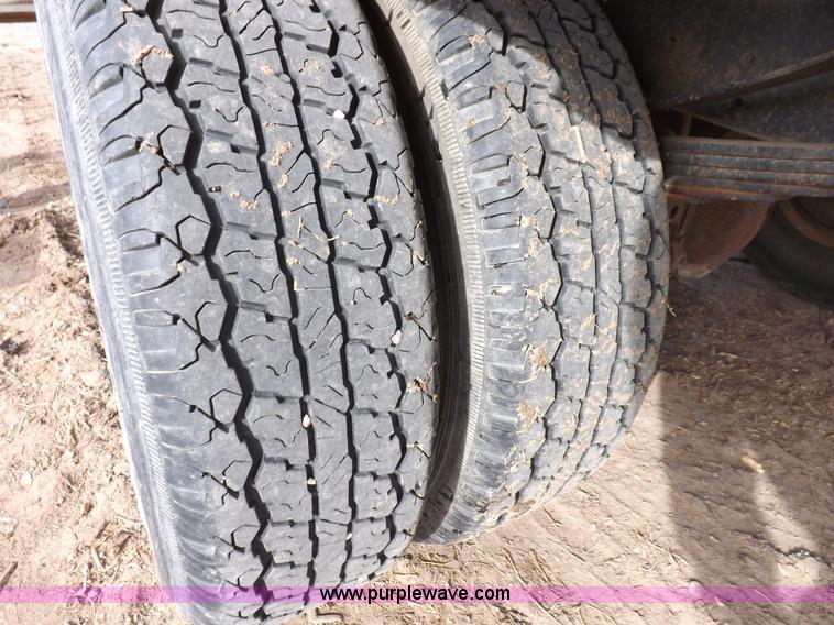 image for item F6442 1979 Ford F350 Custom flatbed truck