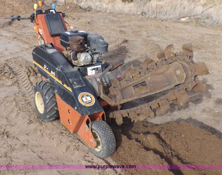 image for item F6443 Ditch Witch 1220H trencher