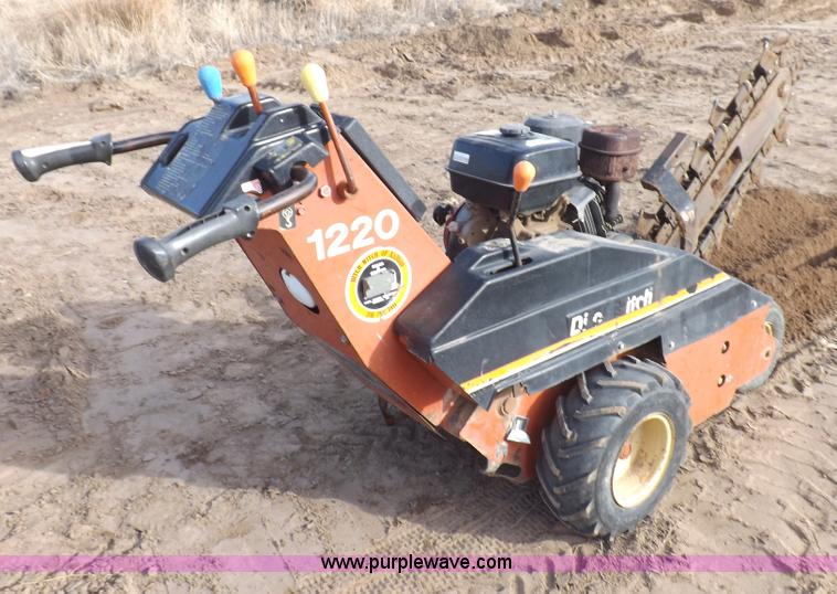 image for item F6443 Ditch Witch 1220H trencher