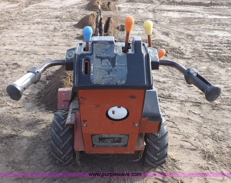 image for item F6443 Ditch Witch 1220H trencher