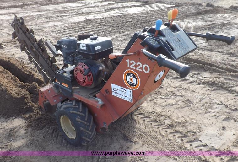 image for item F6443 Ditch Witch 1220H trencher