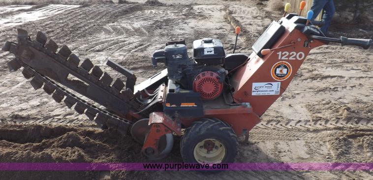 image for item F6443 Ditch Witch 1220H trencher