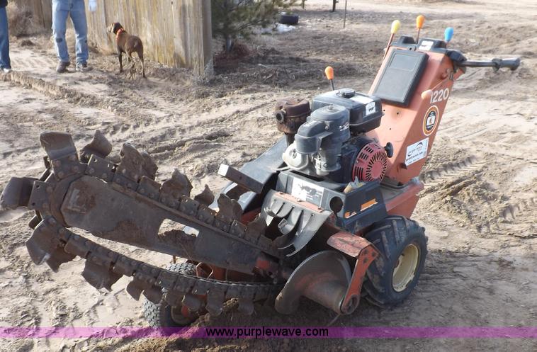 image for item F6443 Ditch Witch 1220H trencher