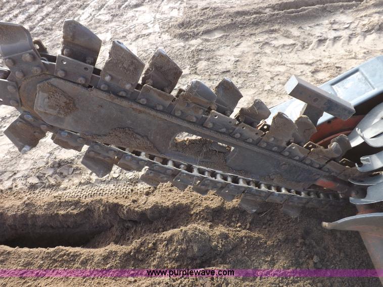 image for item F6443 Ditch Witch 1220H trencher