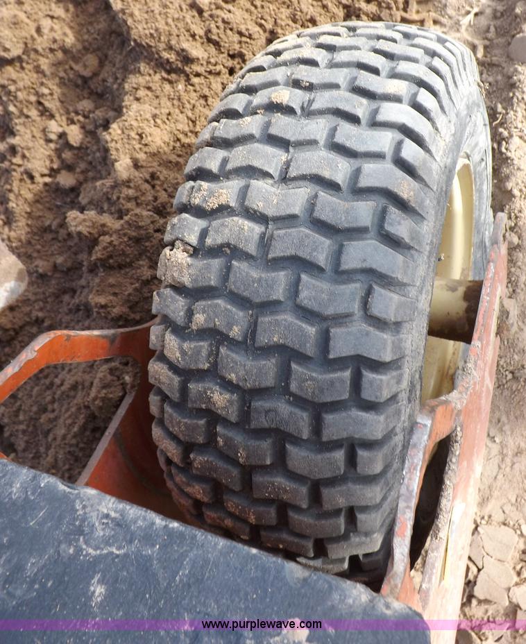 image for item F6443 Ditch Witch 1220H trencher