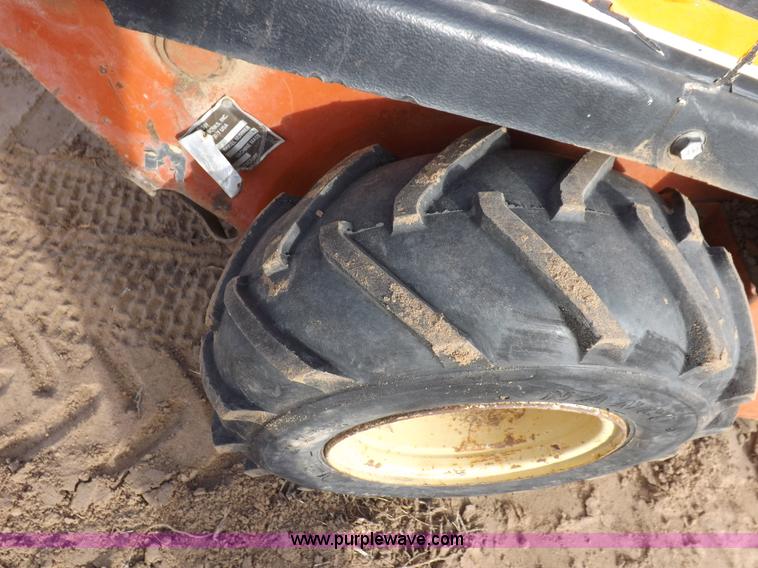 image for item F6443 Ditch Witch 1220H trencher