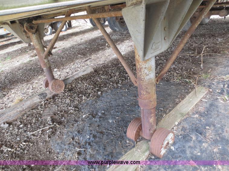 image for item F6625 1960 Brown XXXVRA36 35' storage trailer