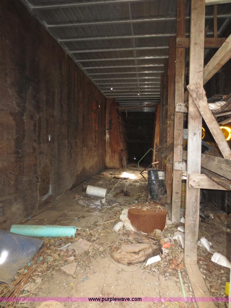 image for item F6625 1960 Brown XXXVRA36 35' storage trailer