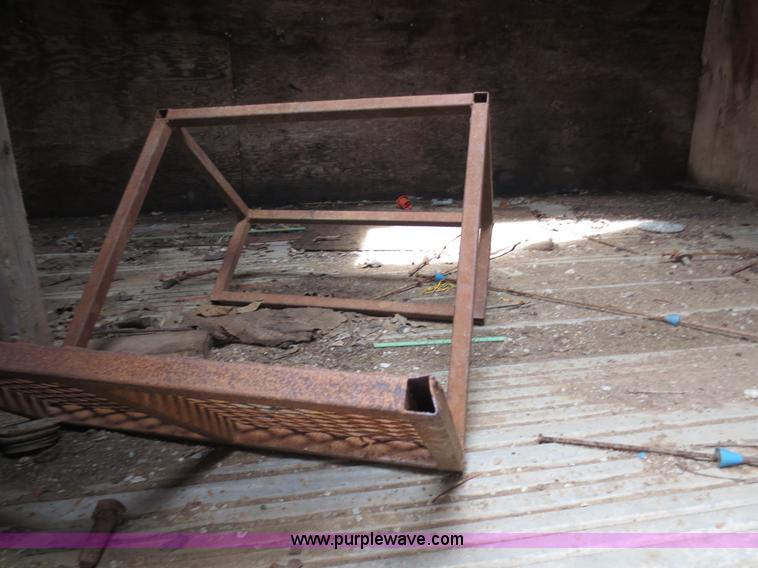 image for item F6625 1960 Brown XXXVRA36 35' storage trailer