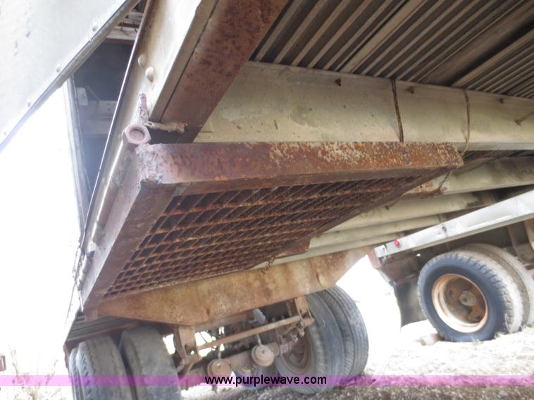 image for item F6625 1960 Brown XXXVRA36 35' storage trailer