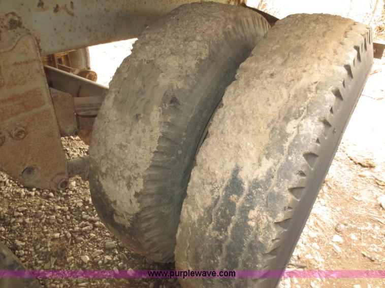 image for item F6626 1965 Highway 40' storage trailer