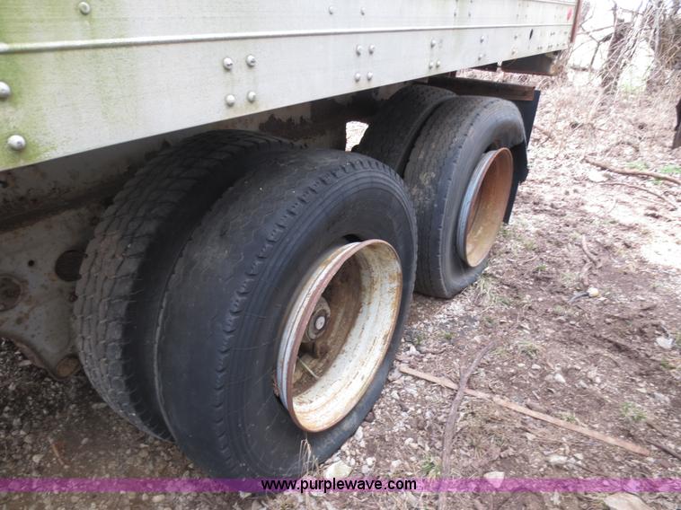 image for item F6629 1978 Fruehauf 43' storage trailer