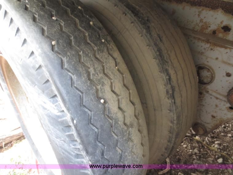 image for item F6629 1978 Fruehauf 43' storage trailer