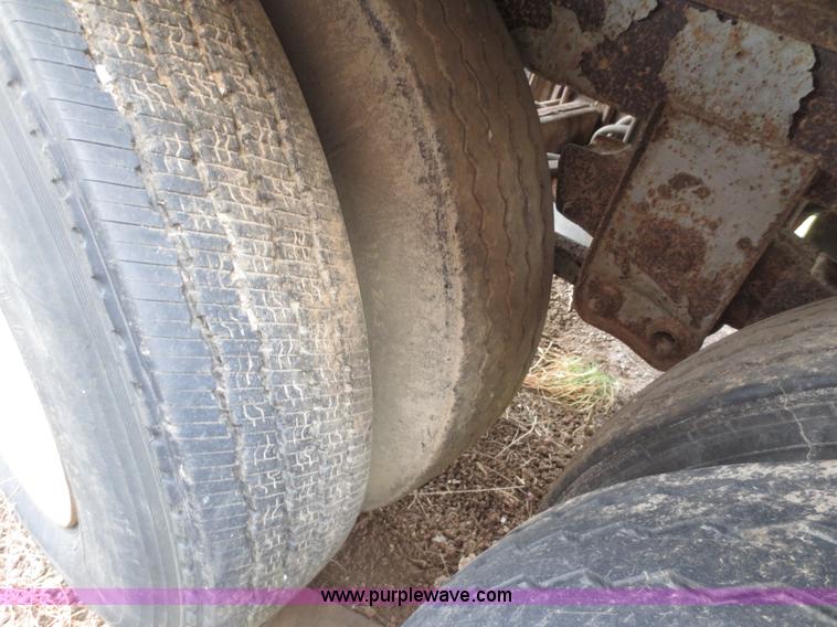 image for item F6636 1979 Trailmobile 44' storage trailer