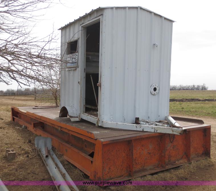 image for item F6640 Thurman platform scale