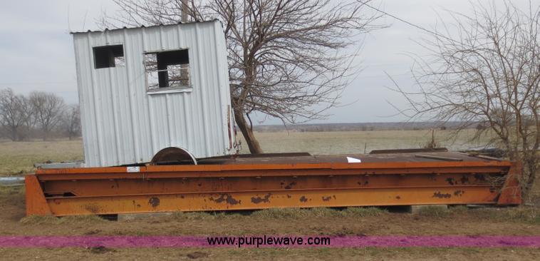 image for item F6640 Thurman platform scale