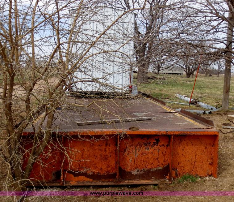 image for item F6640 Thurman platform scale