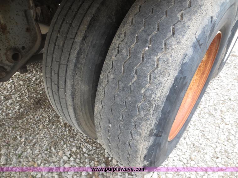 image for item F6641 1984 Lufkin 48' dry van trailer