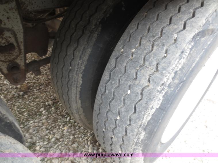 image for item F6641 1984 Lufkin 48' dry van trailer