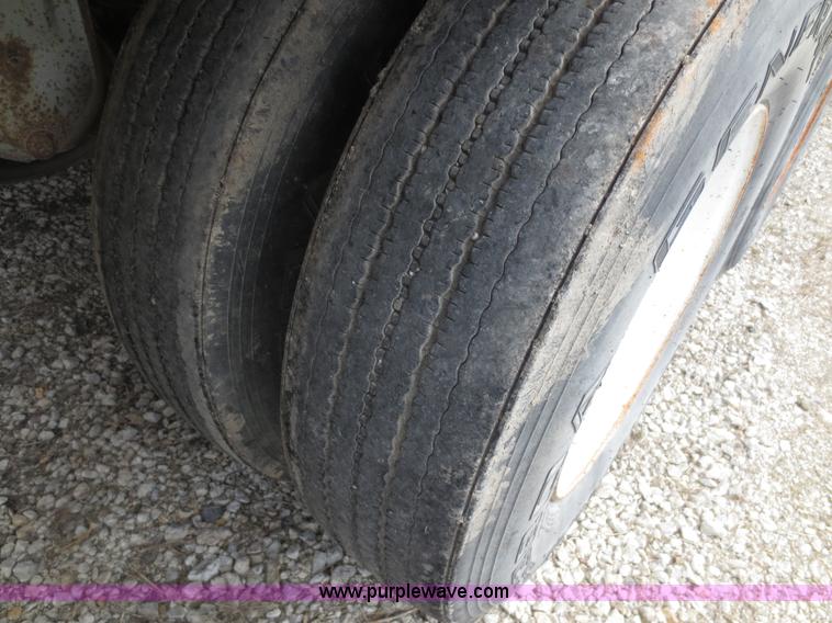 image for item F6641 1984 Lufkin 48' dry van trailer