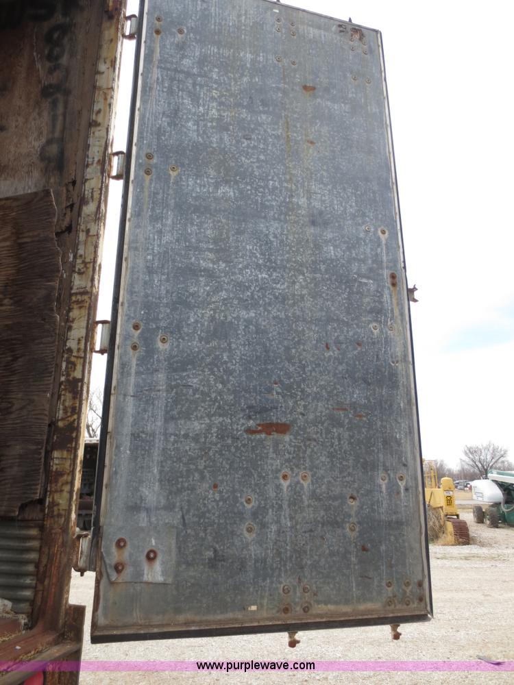 image for item F6641 1984 Lufkin 48' dry van trailer