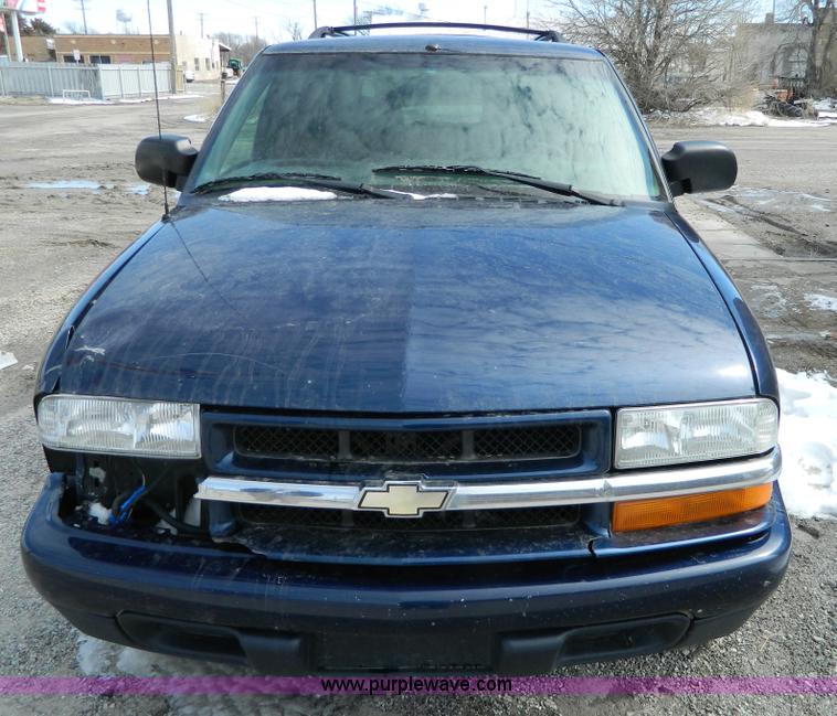 image for item G7781 2002 Chevrolet Blazer LS SUV