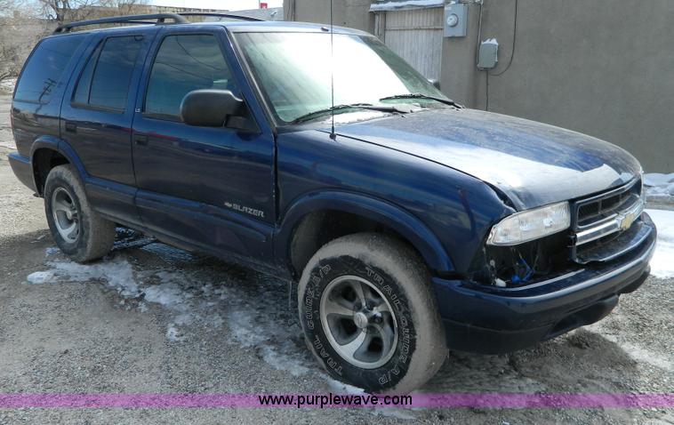 image for item G7781 2002 Chevrolet Blazer LS SUV